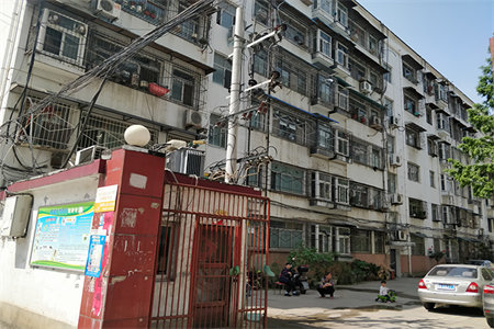城东樱花苑2室2厅1卫115万145m2出售